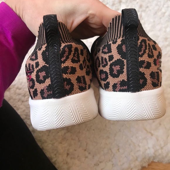 Skechers: Bobs Squad 2-Lil' Gatito Sneaker Sz 8.5 - Picture 6 of 8